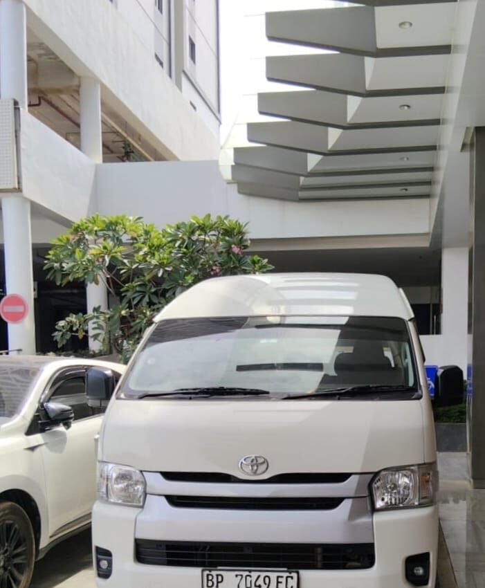 Toyota Hiace Commuter
